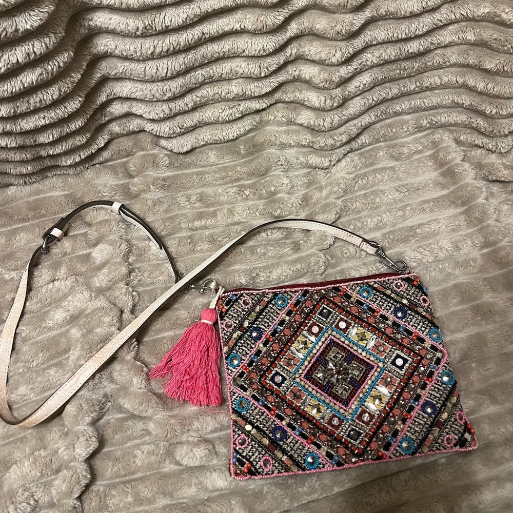 La Sera by franchi Embroidered Boho Crossbody Bag with Pink Tassel